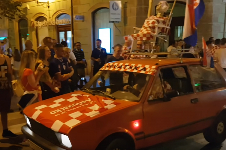 Hrvatski navijači slavili uz "Ðurđevdan" i "jugo 45"