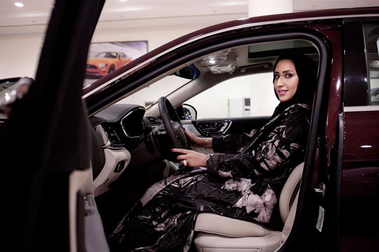 Od sutra i žene za volanom u Saudijskoj Arabiji