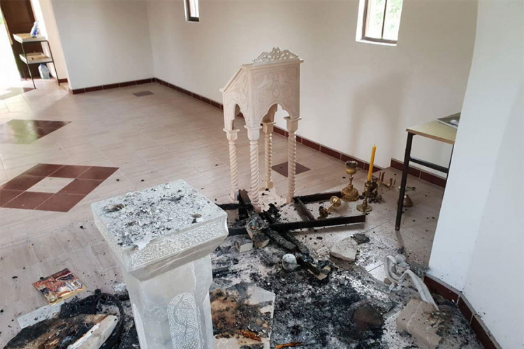 Zapaljena unutrašnjost pravoslavne crkve u Visokom