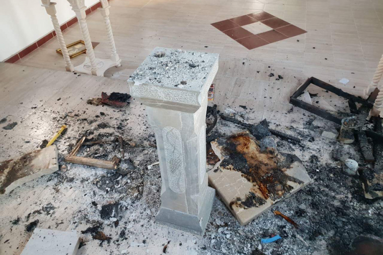 Upali u crkvu i zapalili ikone: "Veoma ružna poruka malobrojnim Srbima u FBiH"