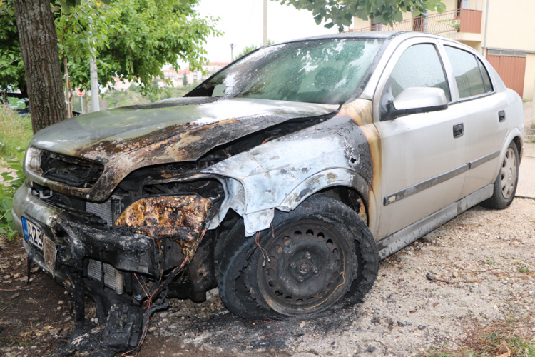Detalji paljevine u Trebinju: Saobraćajnom policajcu zapaljen auto