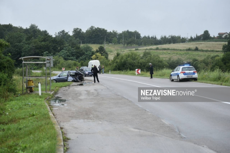 Sudar na putu Banjaluka - Prijedor, vozač ispao iz auta