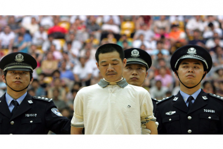Dilerima droge u Kini smrtna kazna izrečena pred djecom