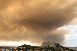 Požari bjesne u Atini, stanovništvo bježi