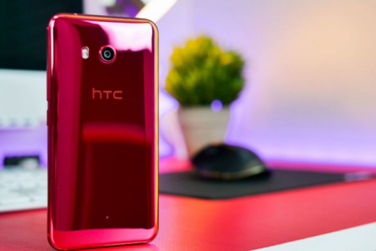 HTC pred propadanjem, otpušta četvrtinu radnika