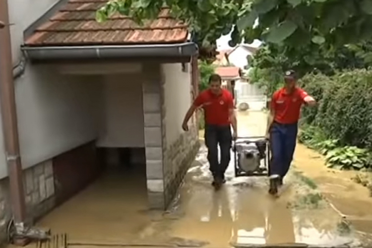 Vanredno stanje širom Srbije: Kiša nanijela ogromnu štetu