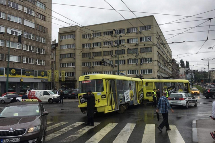 Tramvaj iskočio iz šina u Sarajevu