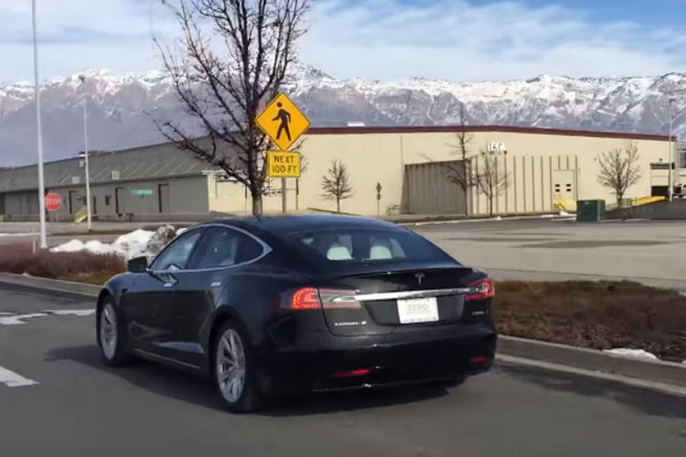 Ovaj Tesla je najbrži blindirani auto