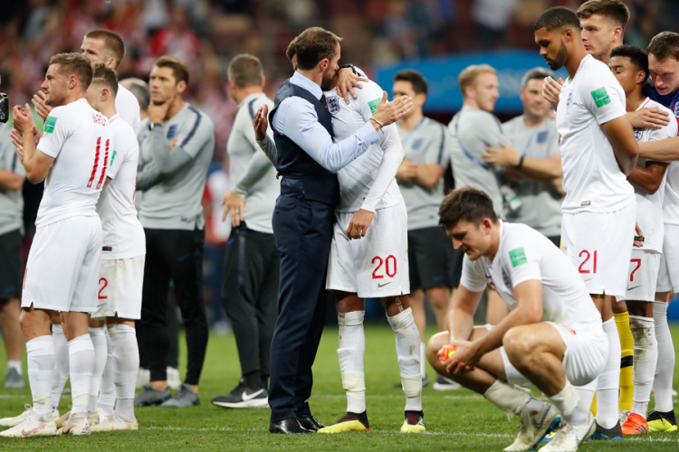 Englezi divljaju tokom Mundijala: Porodično nasilje u prastu zbog fudbala