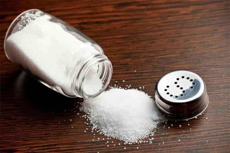 Sedam znakova da jedete previše soli