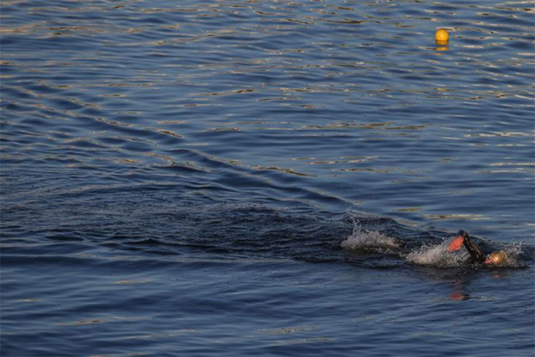 Oboren svjetski rekord u plivanju u džaku