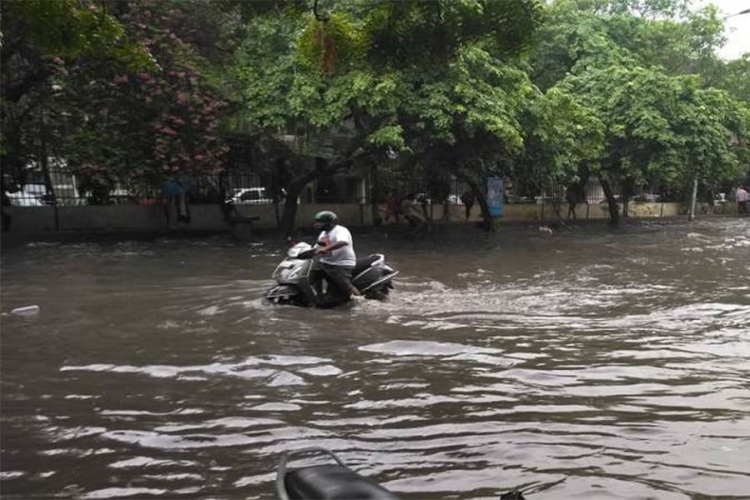 Monsunske kiše ruše kuće na sjeveru Indije, 37 mrtvih