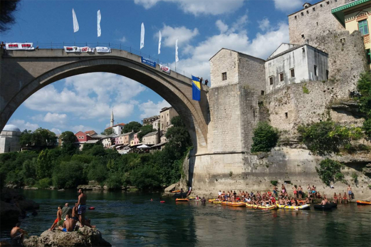 Spektakl u Mostaru: Lorens Listo 12. put zaredom slavio