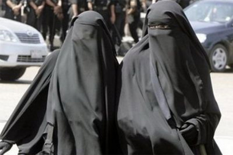 Danska  uvela zabranu nošenja nikaba u javnosti
