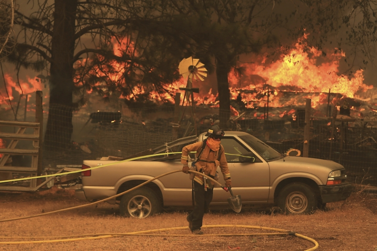 Najveći požar u istoriji Kalifornije, 18 žarišta gasi 14.000 vatrogasaca