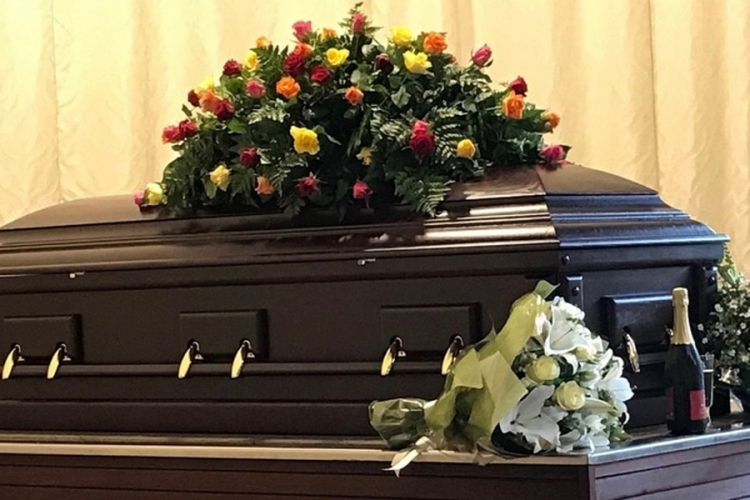 Najmanje deset ljudi umrlo od trovanja hranom na sahrani