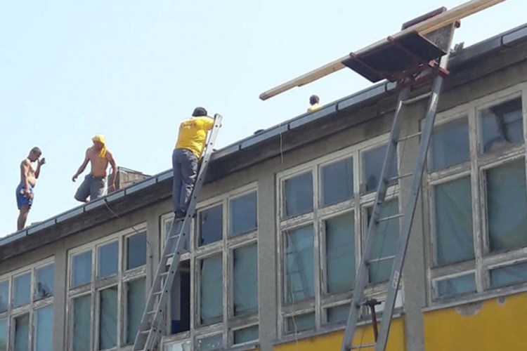 Počela obnova krova na školi u Mišinom Hanu
