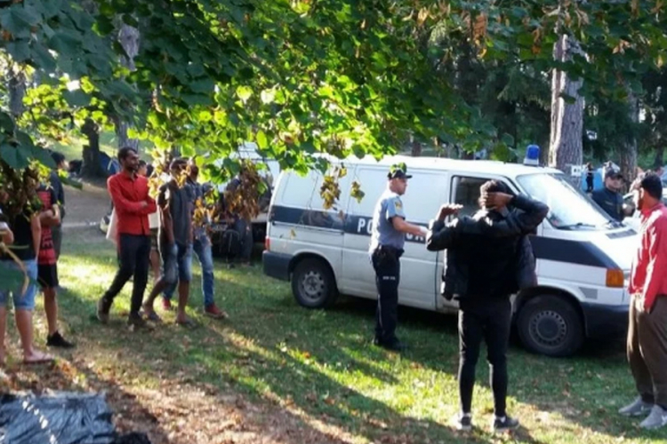 Policija “češlja” bihaćki Đački dom u kojem su smješteni migranti