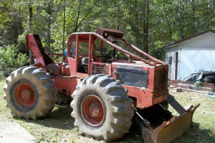 Stravična smrt u Derventi: Šumski traktor se otisnuo i pregazio muškarca