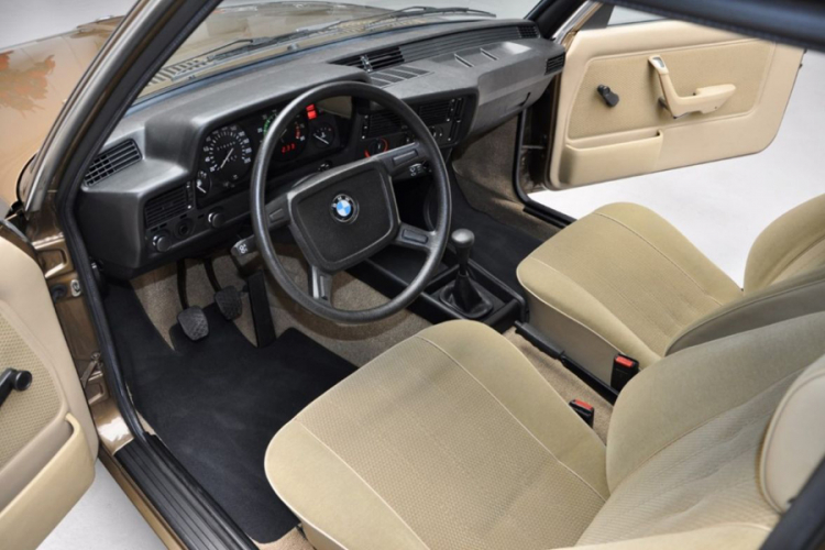 Na prodaju jedan od najljepših modela BMW-a: Prešao samo 14.000 km