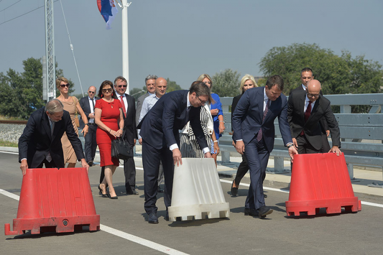 Vučić i Han otvorili Žeželjev most