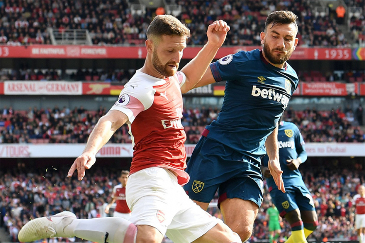 Fudbaler Arsenala proslavio gol pokazivanjem dvoglavog orla