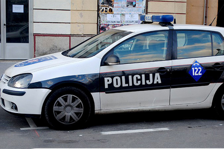 Eksplozija u Mostaru, oštećena dva automobila