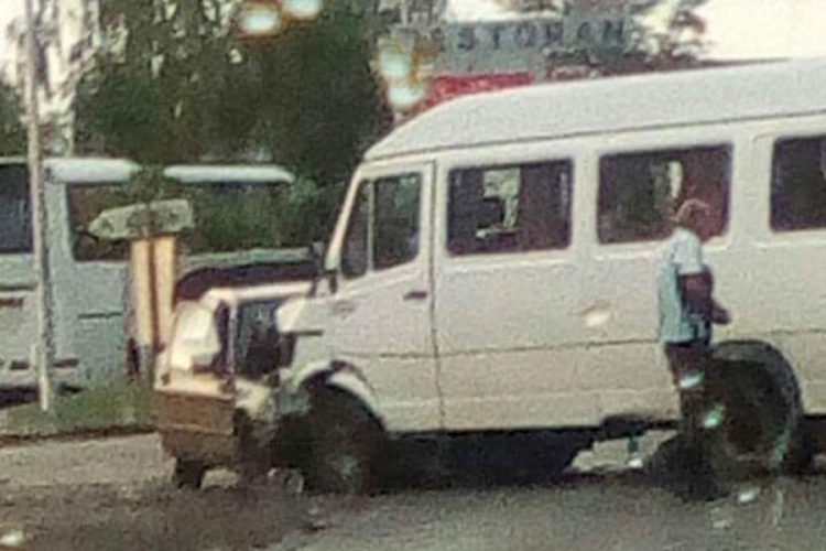 Sudar autobusa i auta kod Gradiške, među povrijeđenima dvoje djece