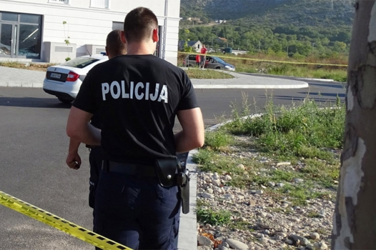 Detalji pucnjave u Mostaru: Policajca ranili u ruku pa nestali u noći