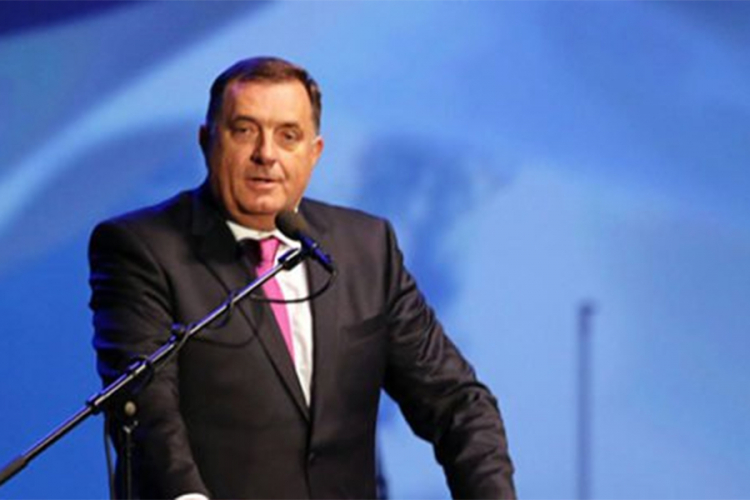 Dodik: Flagrantno miješanje Kormakove u izbore u BiH