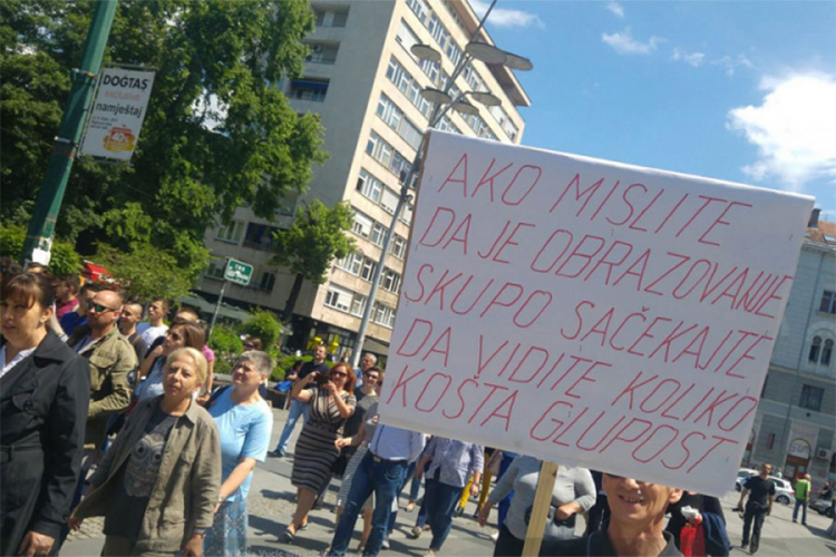 Protesti prosvjetnih radnika u Sarajevu