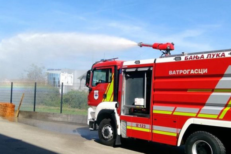 Vatrogasci dobili vozilo za gašenje industrijskih požara