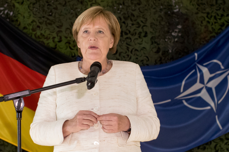 Merkel: Ukidanje sankcija Rusiji nakon primirja u Ukrajini