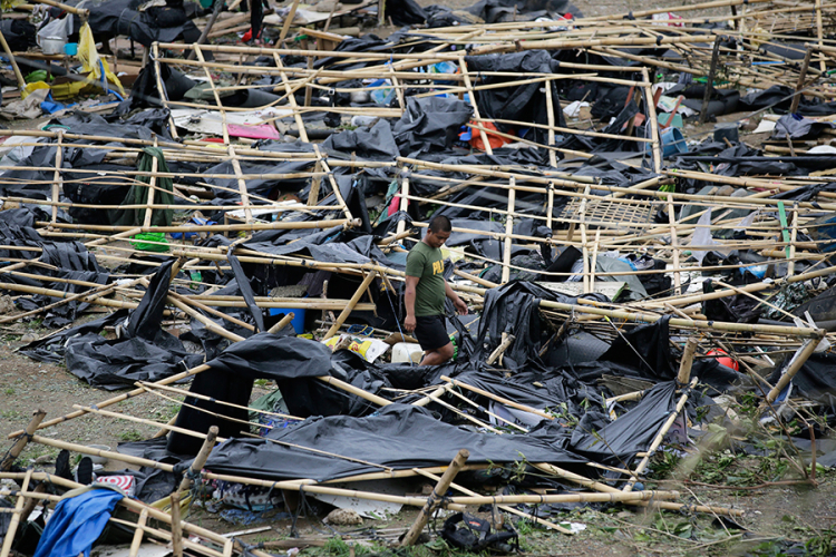 Tajfun Mangkut odnio 29 života na Filipinima, ide ka Kini
