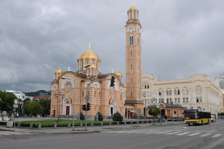 Liturgijom počelo osveštanje temelja srpsko-ruskog hrama u Banjaluci