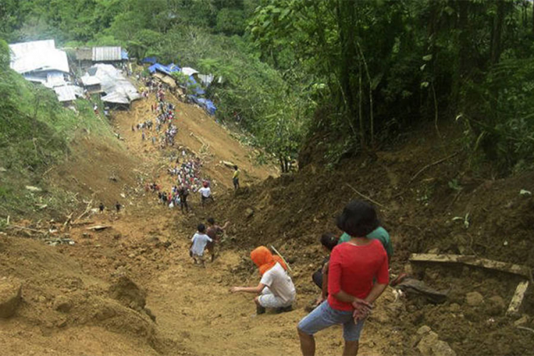 Klizište na Filipinima zatrpalo kuće, četiri osobe poginule