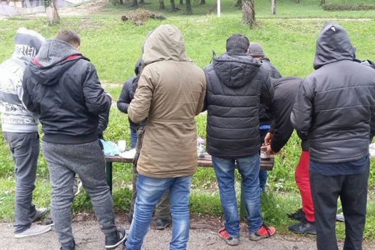 Migranti u Bihaću okupirali kladionice i kafiće