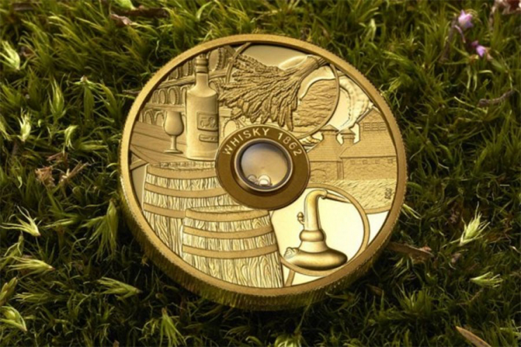 Prvi zlatni novčić koji sadrži kap najstarijeg viskija