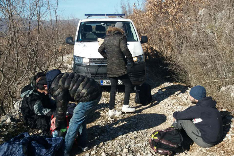 Albanac pokušao prokrijumčariti 17 migranata iz BiH u Hrvatsku