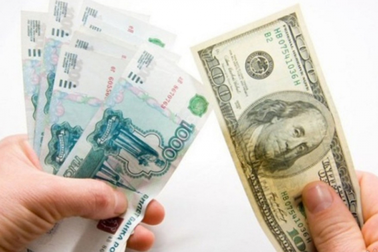 Rusi "istiskuju" dolar nizom mjera