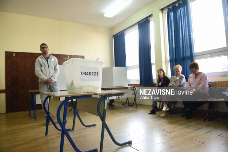U Banjaluci do 11.00 časova glasalo 17,98 odsto birača
