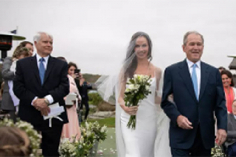 Džordž Buš otpratio ćerku do oltara