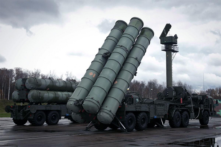 Rusija Siriji poklonila tri kompleta raketnih sistema S-300