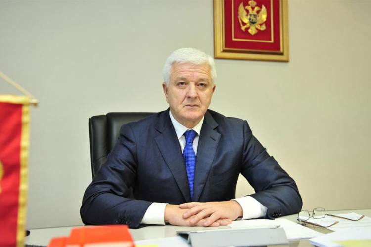 Crnogorski premijer: Kaznićemo svakog ko ne ustane na himnu