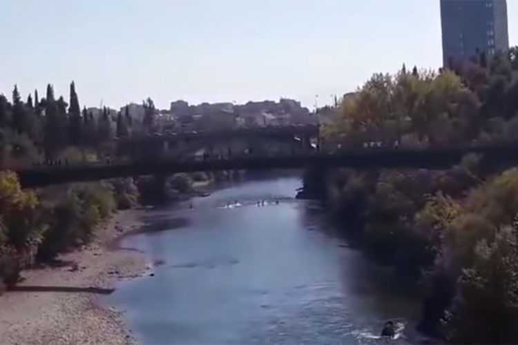 Bježeći od policije pokušao preplivati rijeku