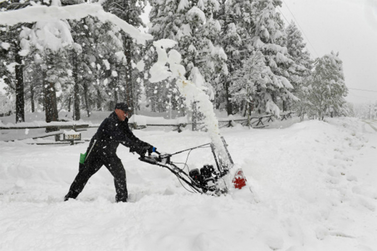 Nagli pad temperature i snijeg u Koloradu i Vajomingu