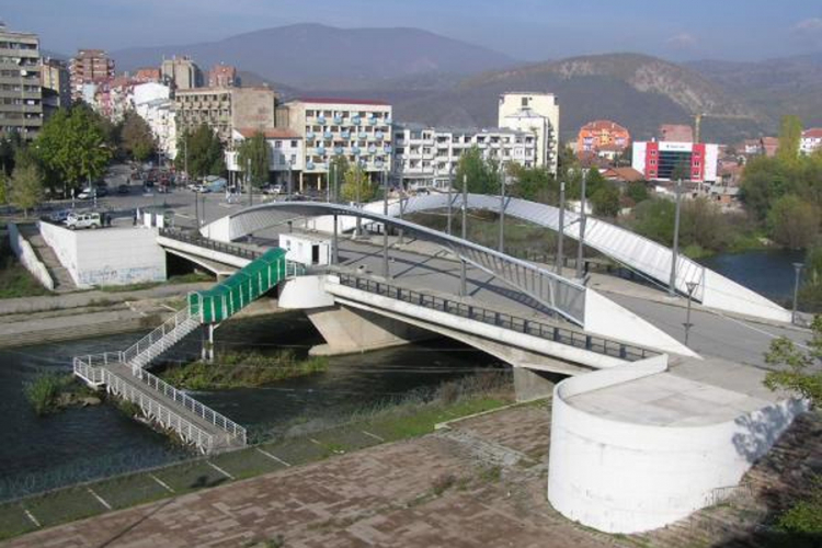 Most u Mitrovici zvaće se "Šakira"?