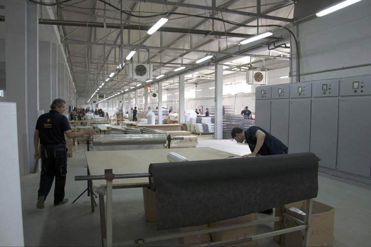 Stotine radnika fabrike "Napco beds factory" bez objašnjenja poslato kući