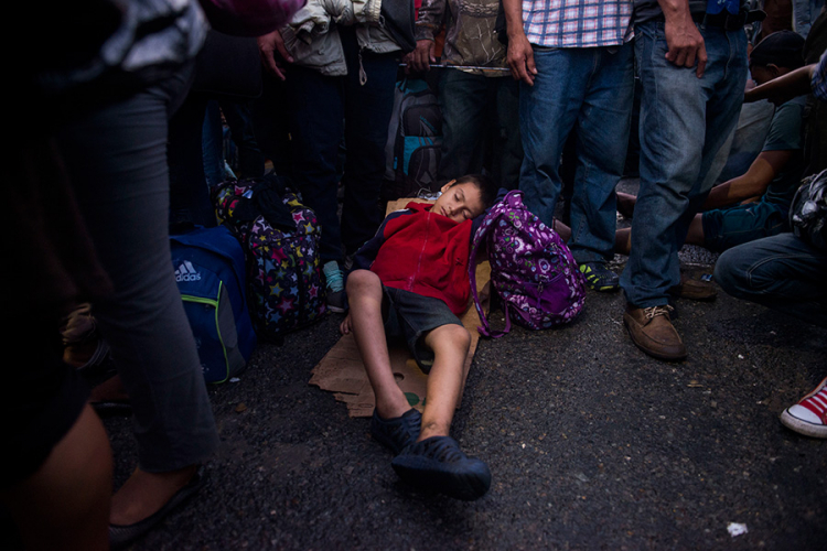 Tramp: Migrantski karavan koji ide prema SAD-u je nacionalno vanredno stanje