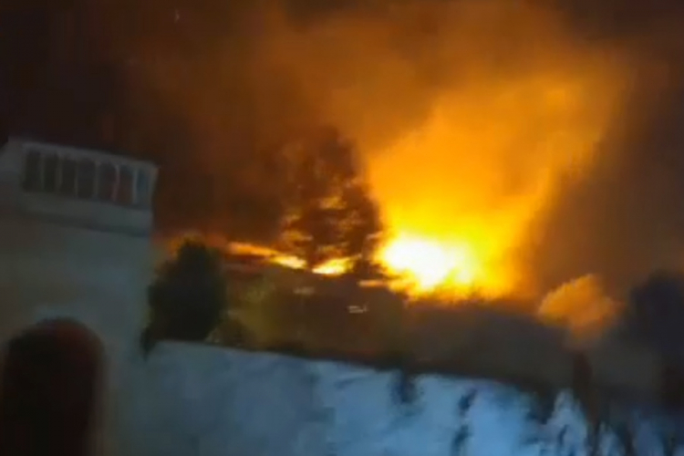 Požar u Splitu, vatra stigla do kuća